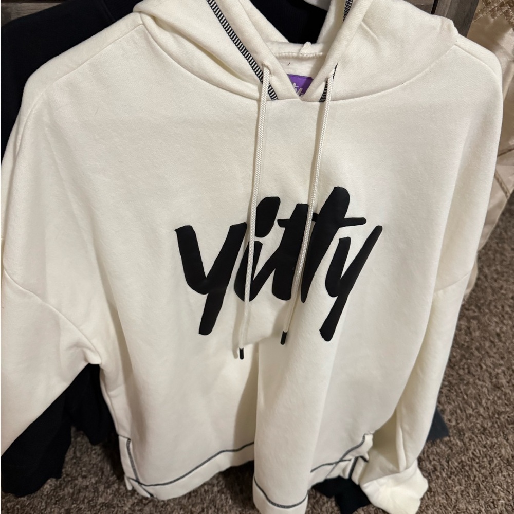 Like new - size Lg Yitty Sweatshirt